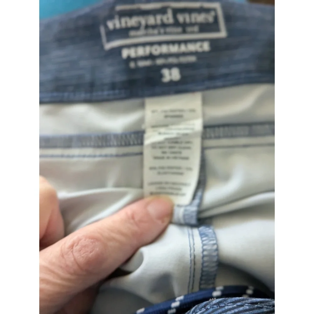 Vineyard Vines Performance Board Shorts Size 38 Blue Whale Print Drawstring Wais